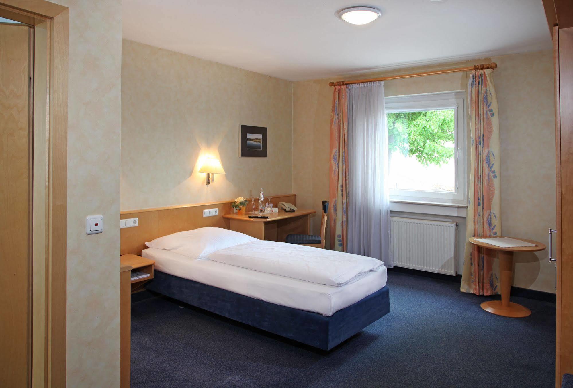 Gasthof Altes Casino Petersberg  Buitenkant foto